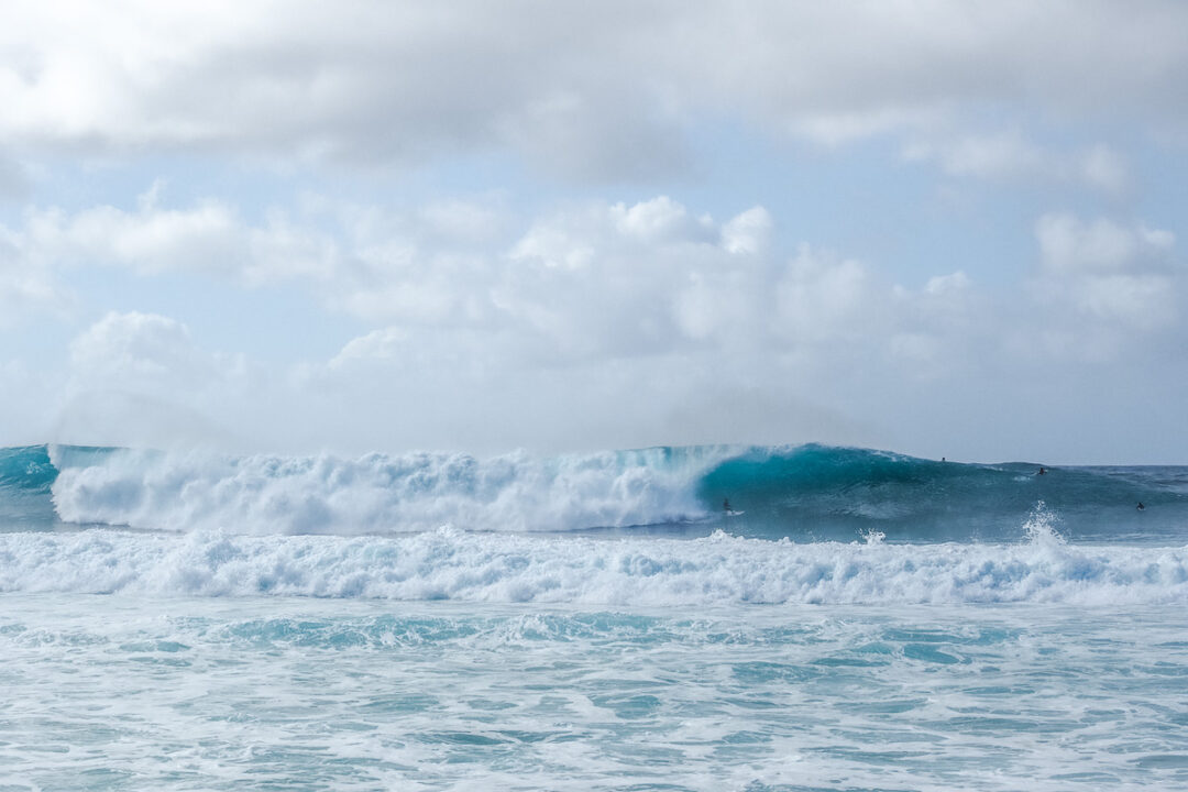 bonzai pipeline beach oahu hawaii